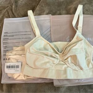 FeelingGirl M Women's Cream Intimate Bra set of two, new still in bags